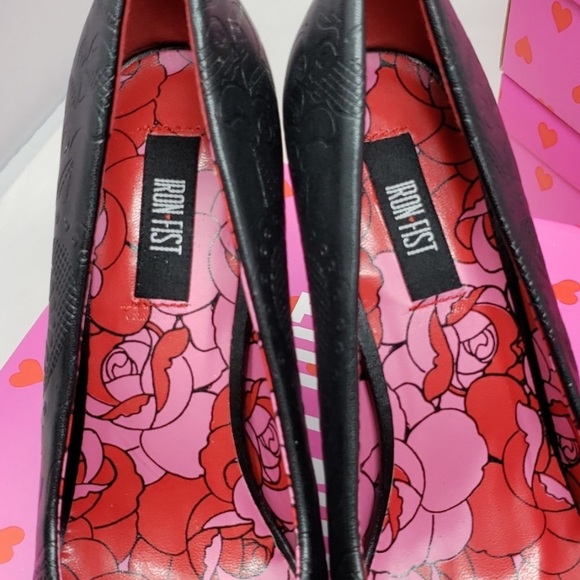 Iron Fist black sugar skull imprint platform pumps heels Size 5 7 NIB New in box - Picture 7 of 8